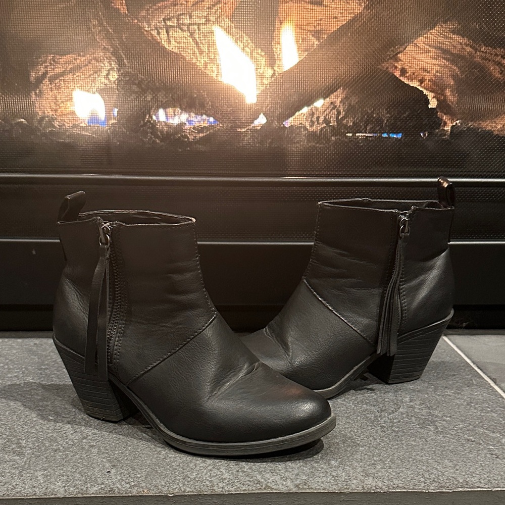 Forever 21 Black Zip Ankle Booties